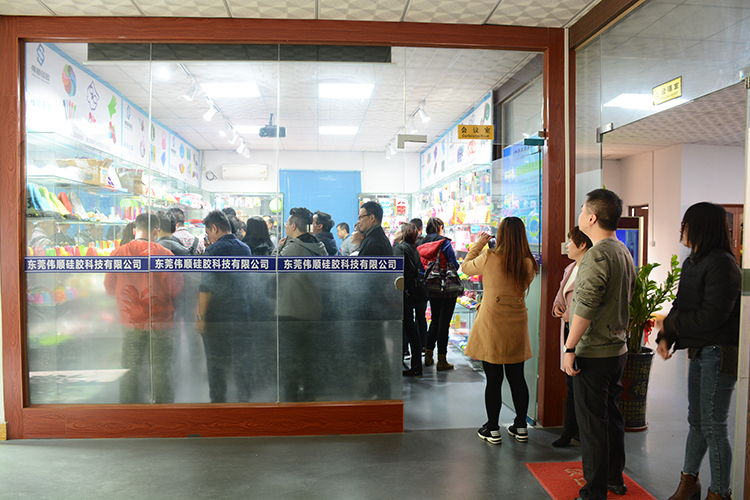 香港禮品協會成員單位近30人考察91抖音免费版矽膠，2019年訂單不斷